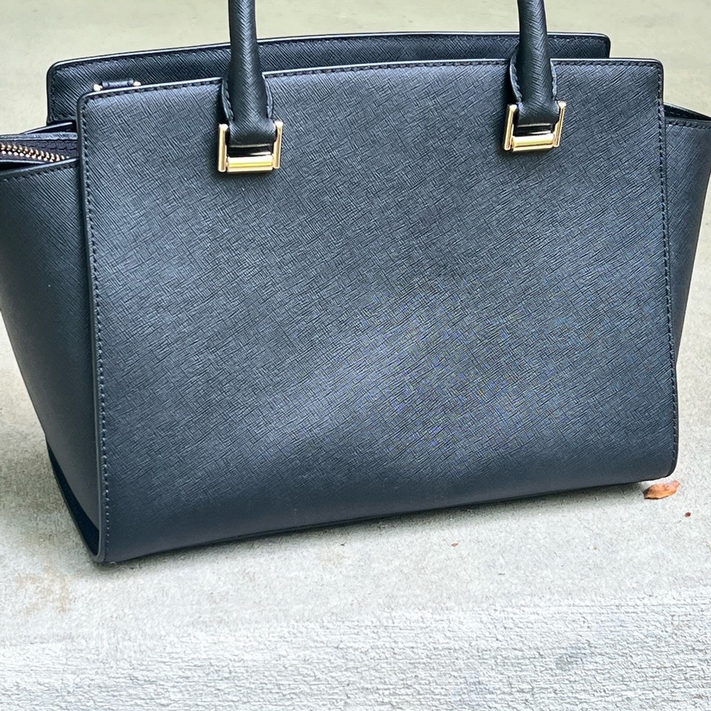 Michael Kors black and gold LOVE handbag - Picture 3 of 3